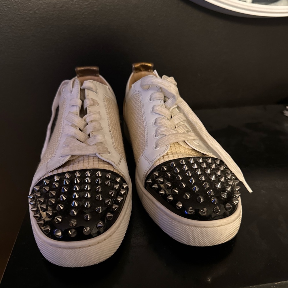 christian louboutin 
Red bottom
Size 44
Men 11
